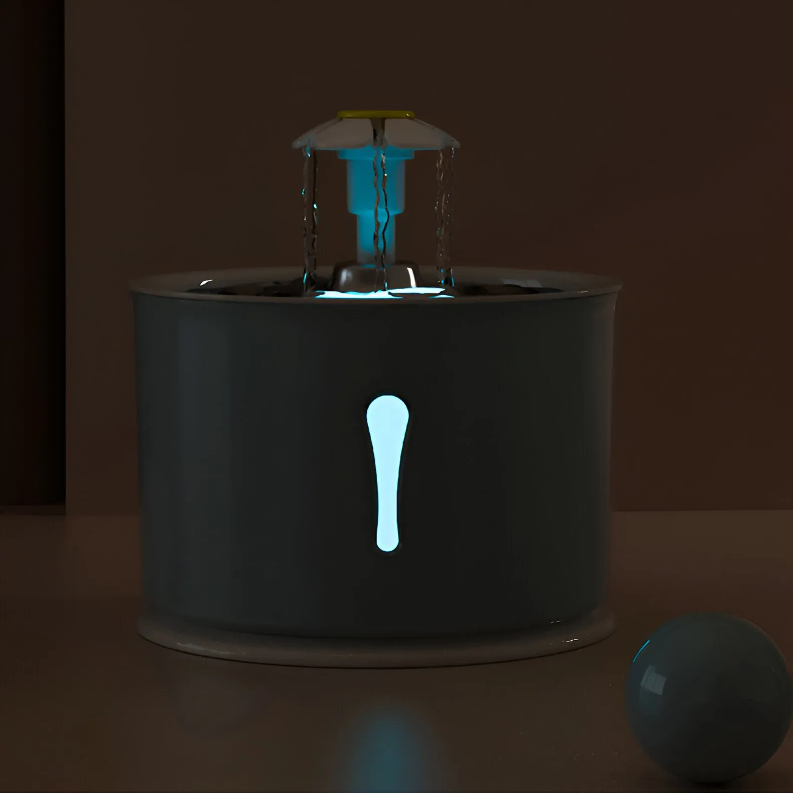 2.4L Cat Water Fountain with LED Light and USB Charging
