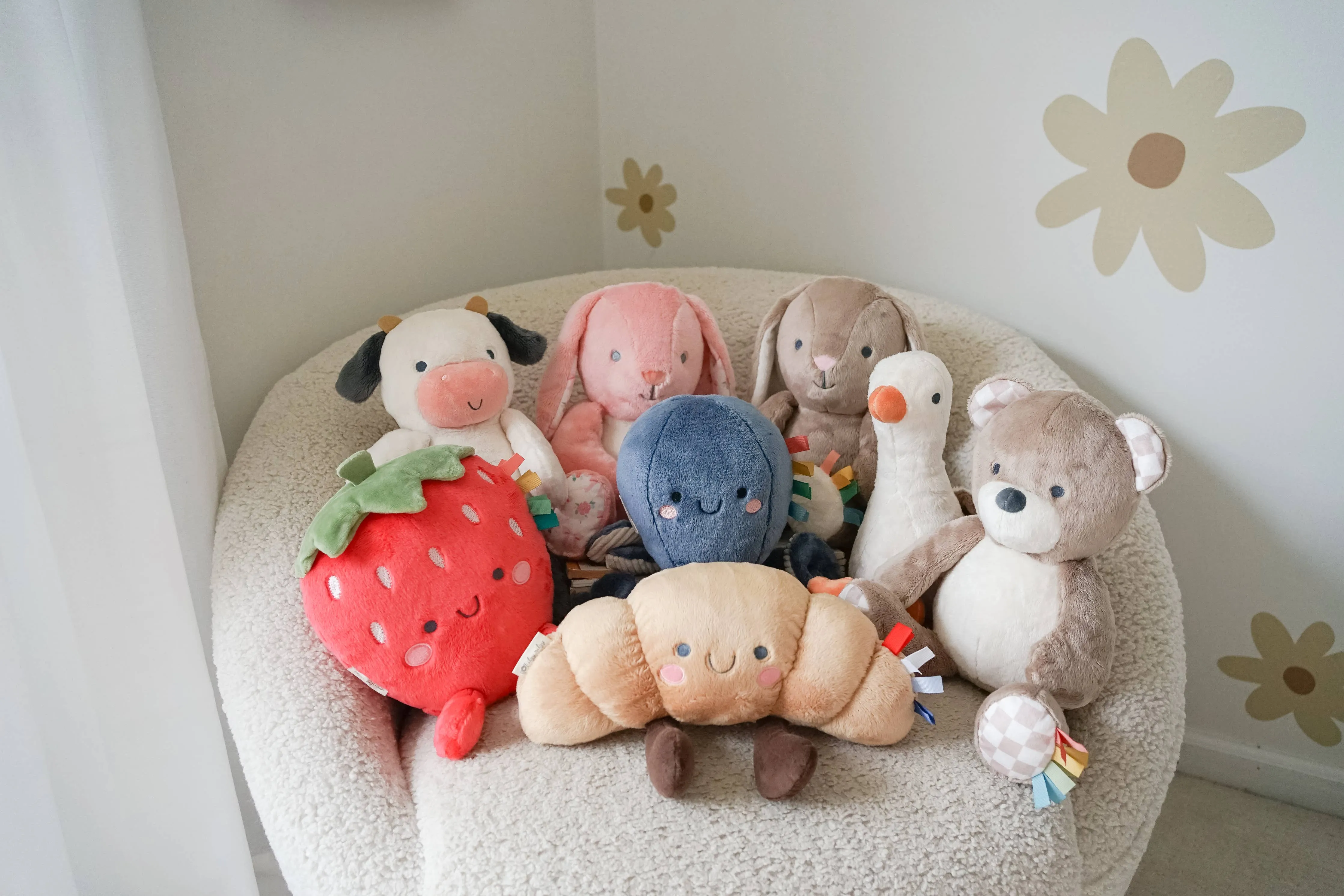 Sweetie Snuggles Plush: Goose