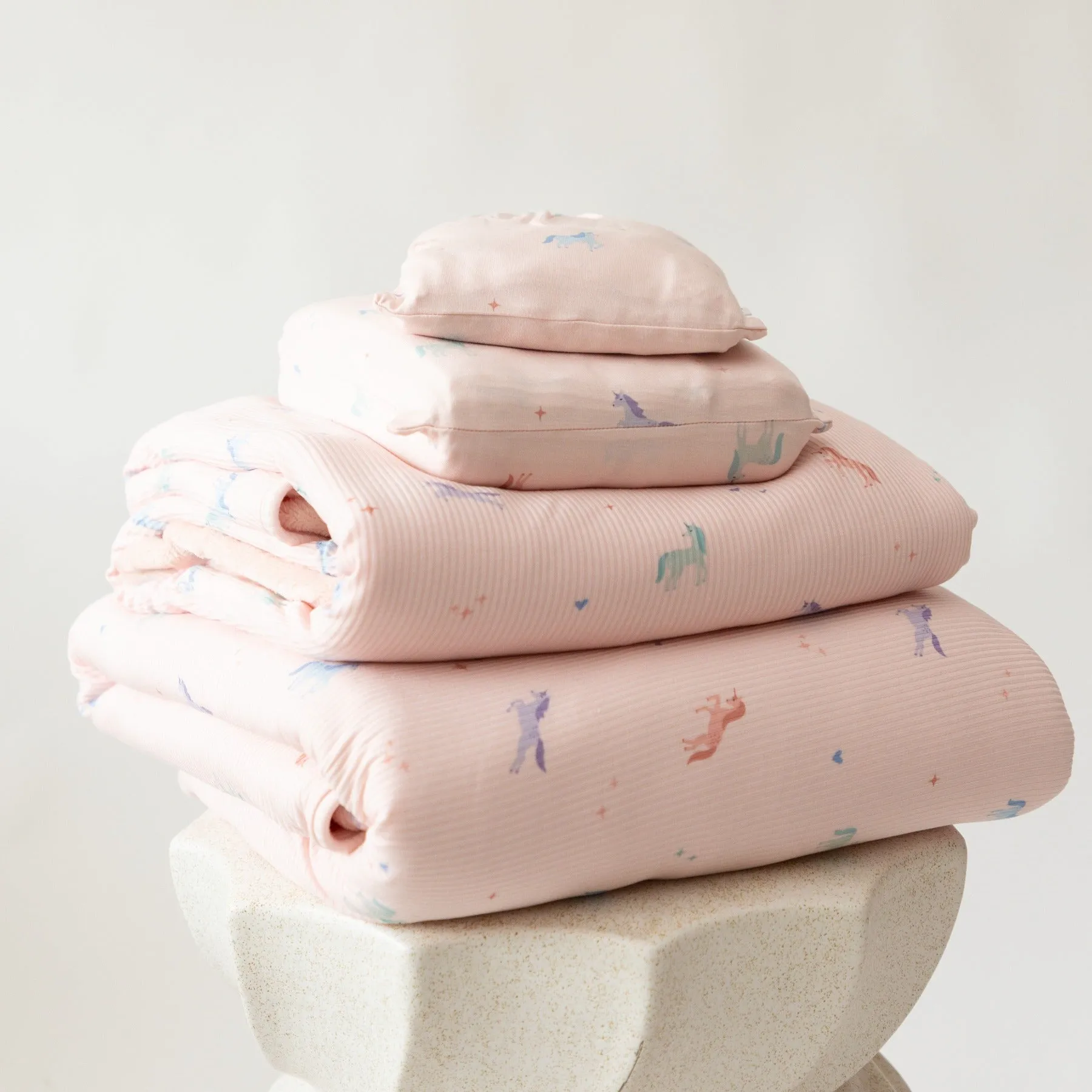 Unicorns Small Ribbed Youth Blanket