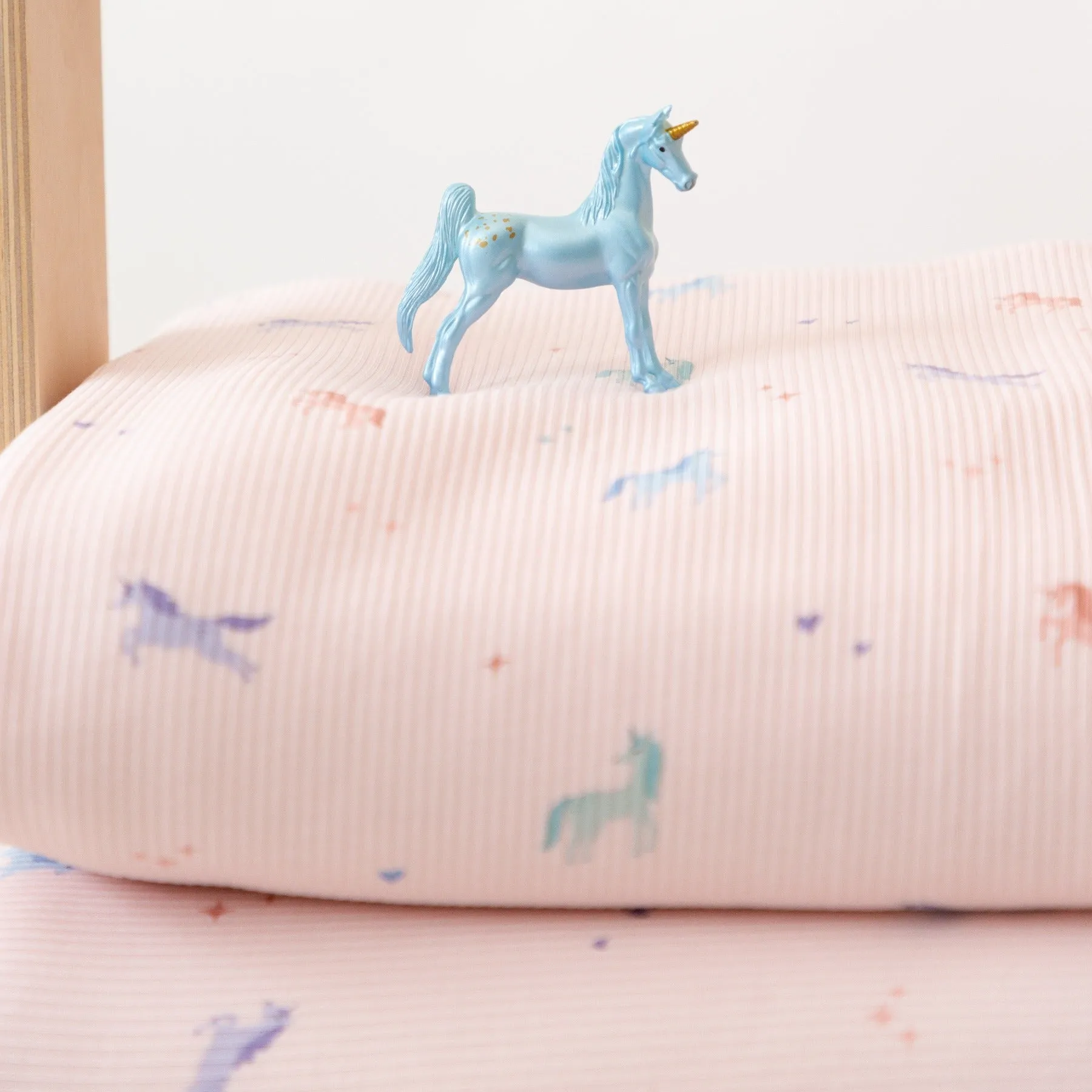 Unicorns Small Ribbed Youth Blanket